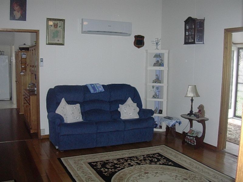 4 Chichester Street, Mount Perry QLD 4671