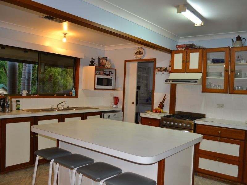 2-4 Old Maryborough Road, Gayndah QLD 4625