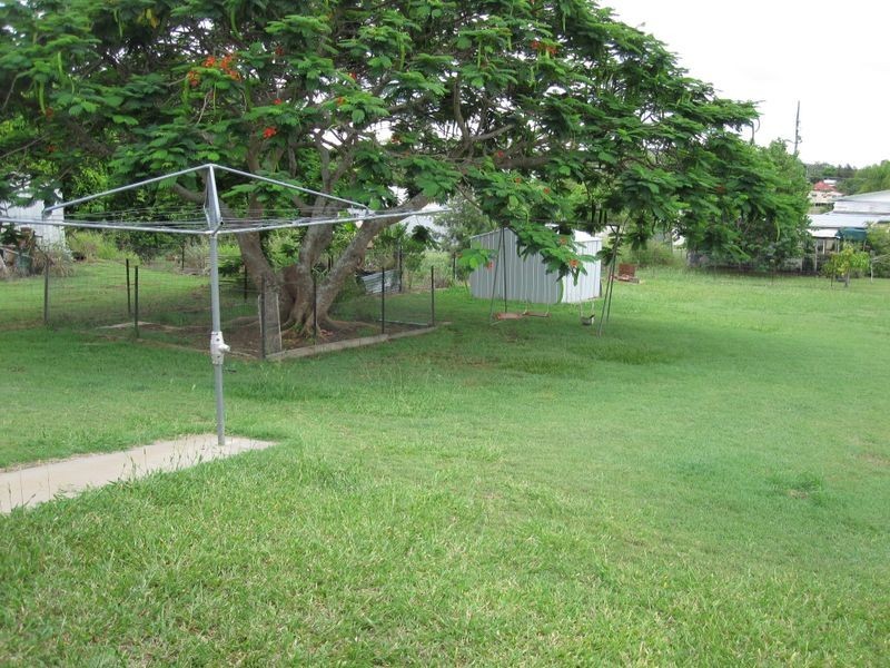 4 Les Baker Street, Gayndah QLD 4625