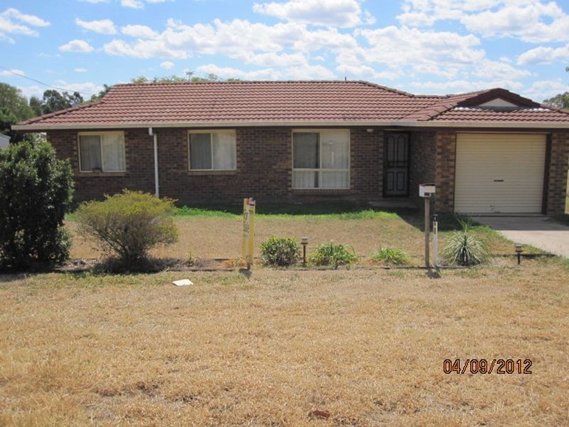 4 Les Baker Street, Gayndah QLD 4625