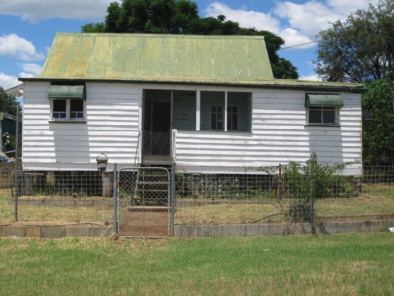 61 Barrow Street, Gayndah QLD 4625