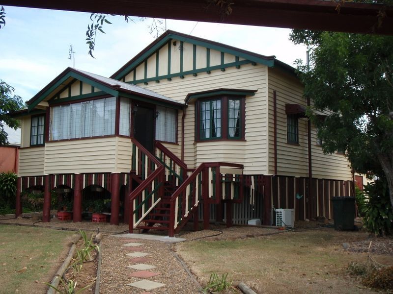 70 Capper Street, Gayndah QLD 4625