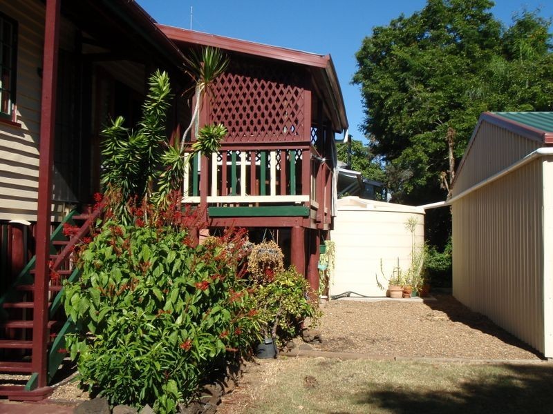 70 Capper Street, Gayndah QLD 4625
