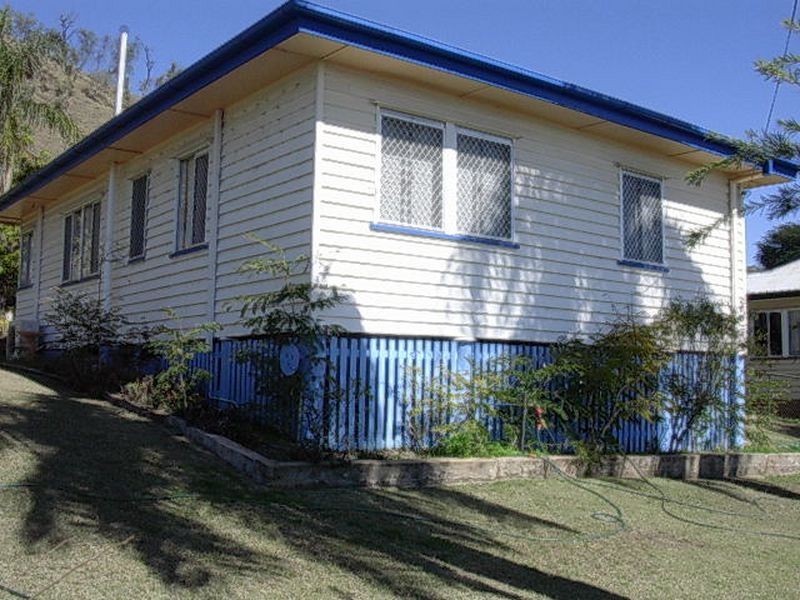 54 Porter Street, Gayndah QLD 4625