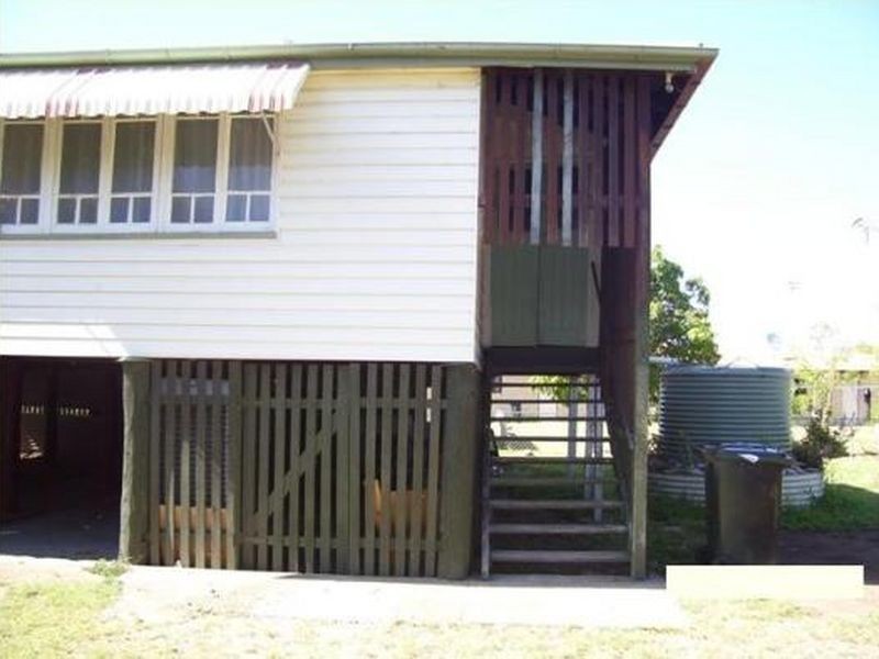 30 Barrow Street, Gayndah QLD 4625