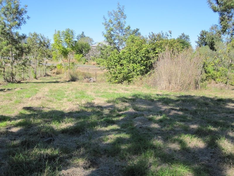 14 Heusman Street, Mount Perry QLD 4671