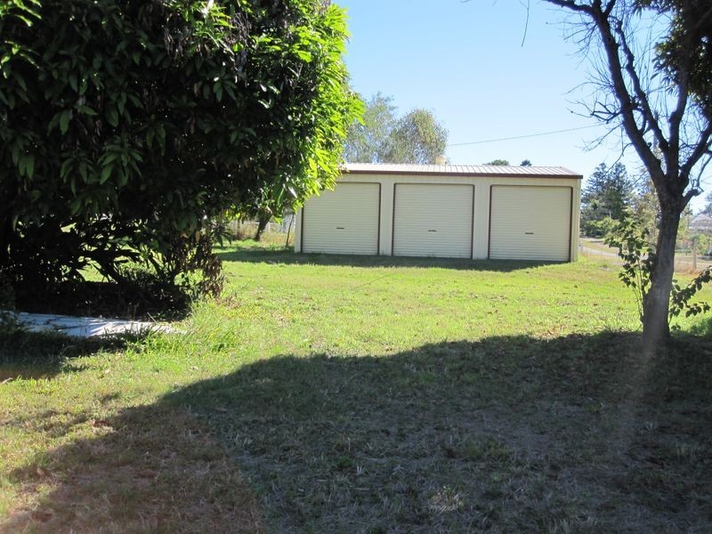 14 Heusman Street, Mount Perry QLD 4671