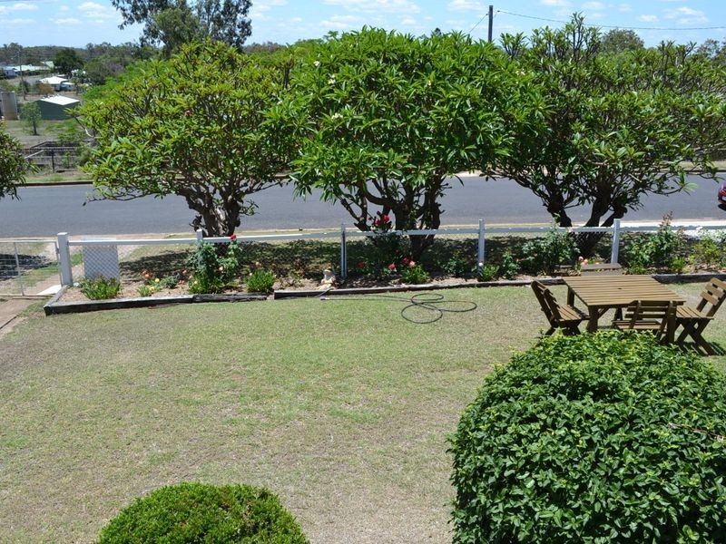 48 Porter St, Gayndah QLD 4625