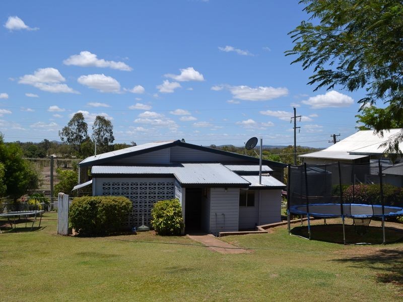 48 Porter St, Gayndah QLD 4625