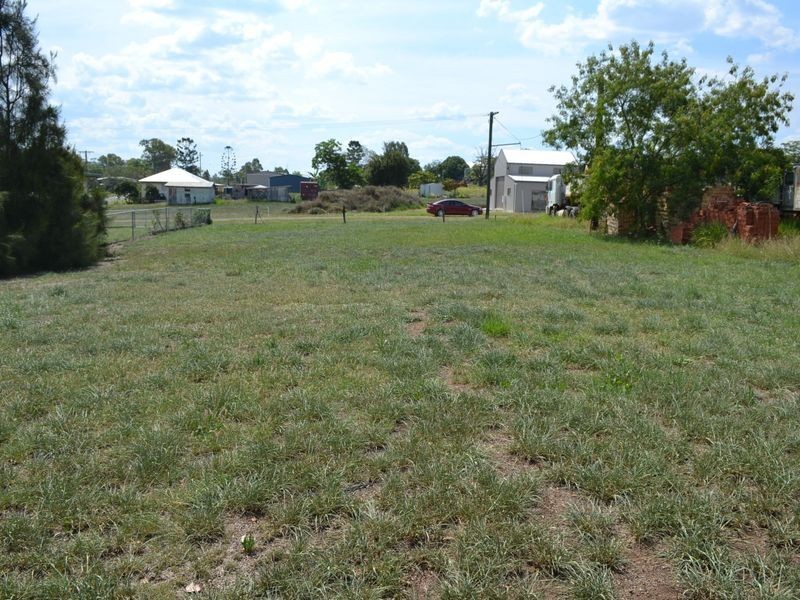 14 Boorunbeh St, Gayndah QLD 4625