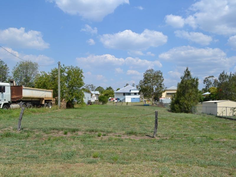 14 Boorunbeh St, Gayndah QLD 4625