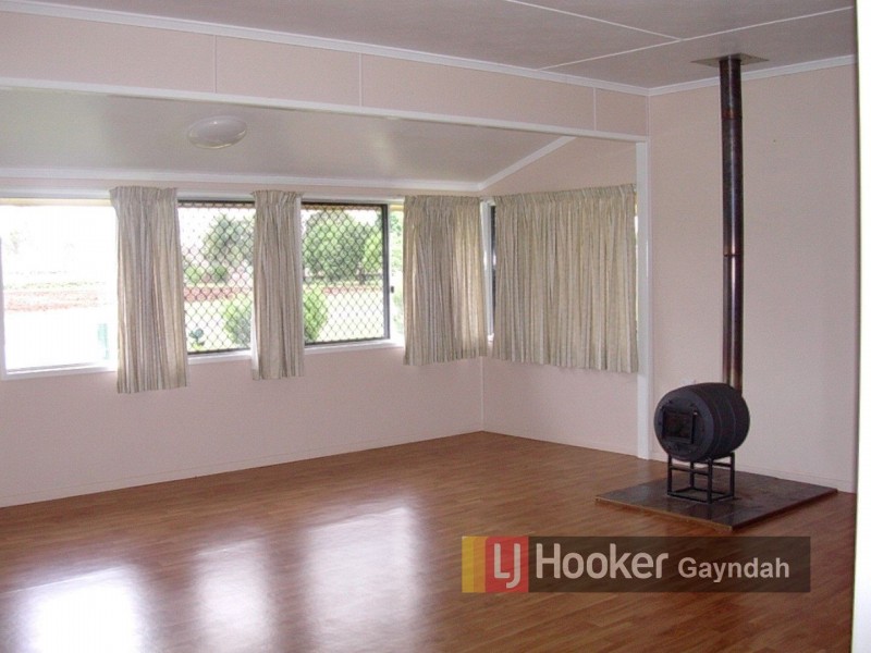 1 Main Street, Coalstoun Lakes QLD 4621