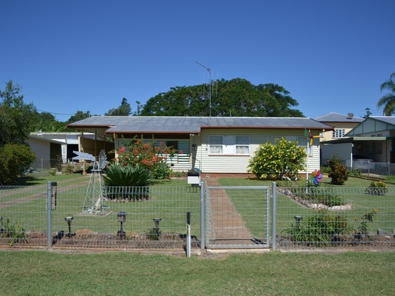 17 Arthur St, Gayndah QLD 4625