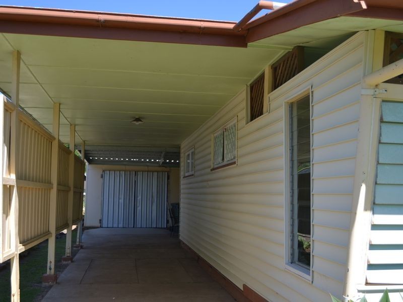 17 Arthur St, Gayndah QLD 4625