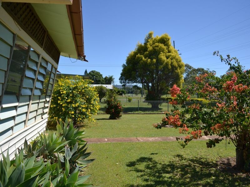 17 Arthur St, Gayndah QLD 4625