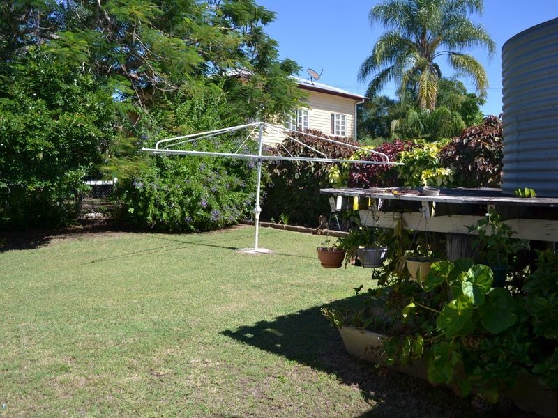 17 Arthur St, Gayndah QLD 4625