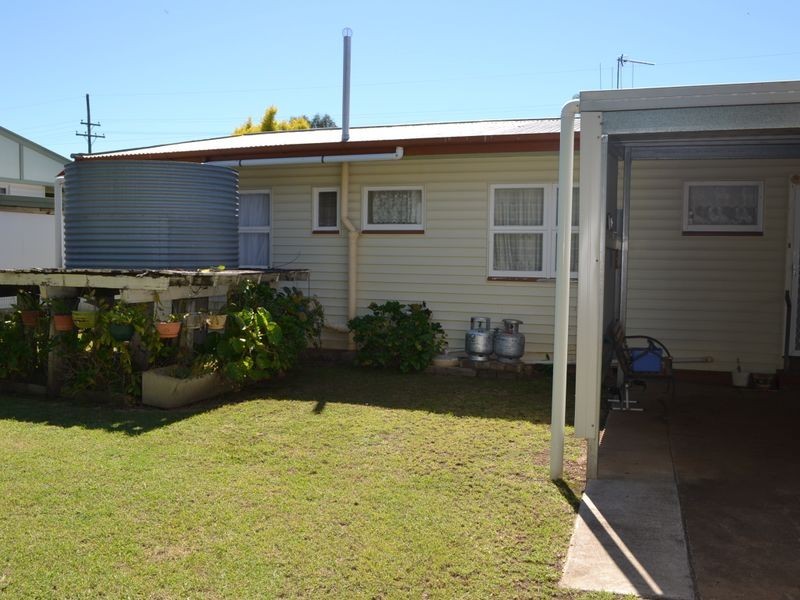 17 Arthur St, Gayndah QLD 4625