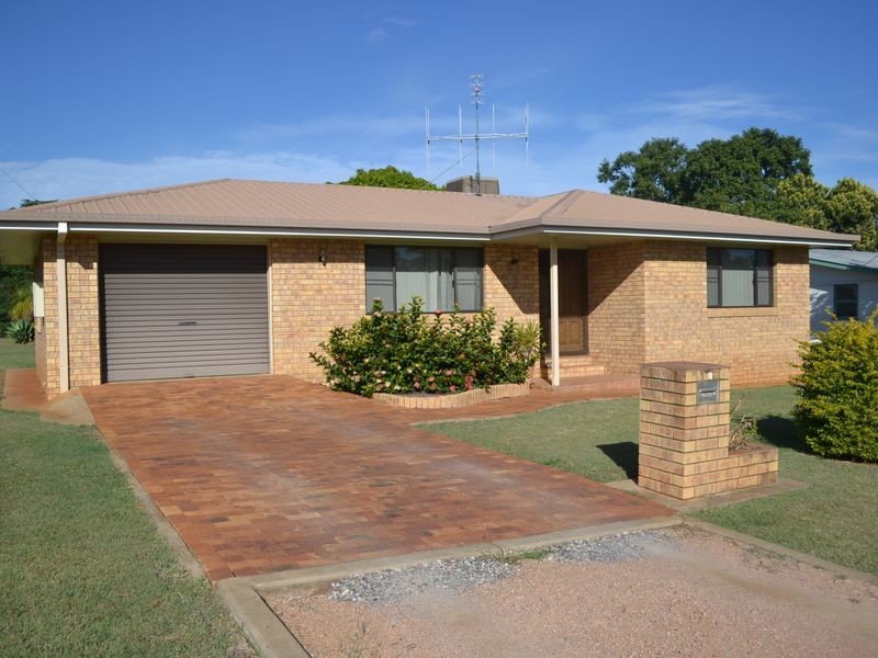 29 Maud Street, Gayndah QLD 4625