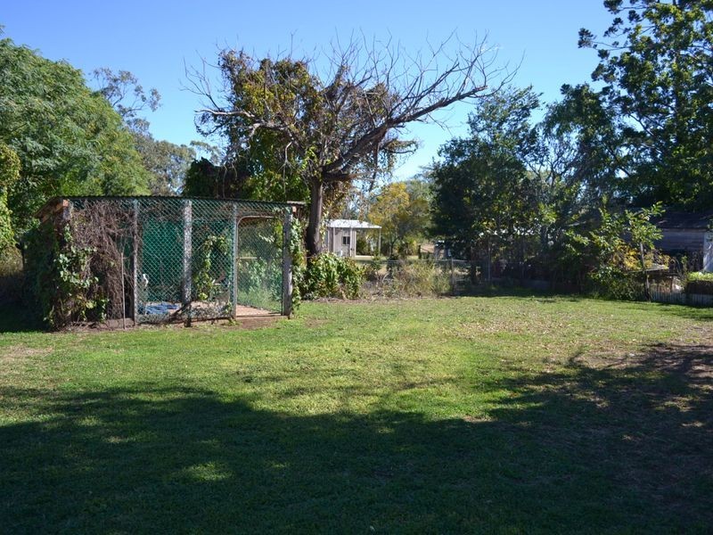 58 Barrow St, Gayndah QLD 4625