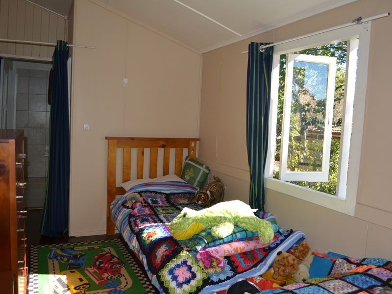 58 Barrow St, Gayndah QLD 4625