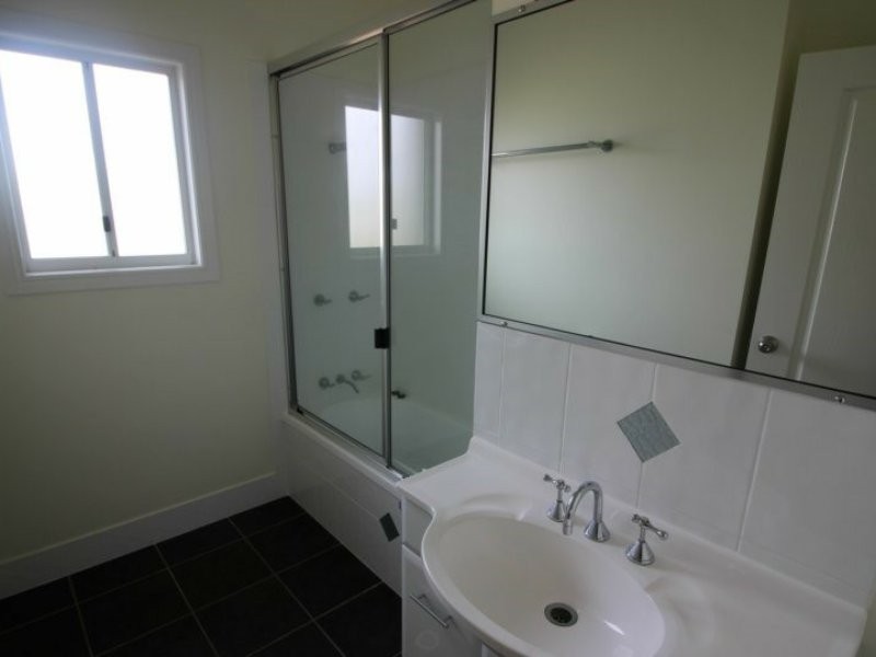 18 Horton Street, Biggenden QLD 4621