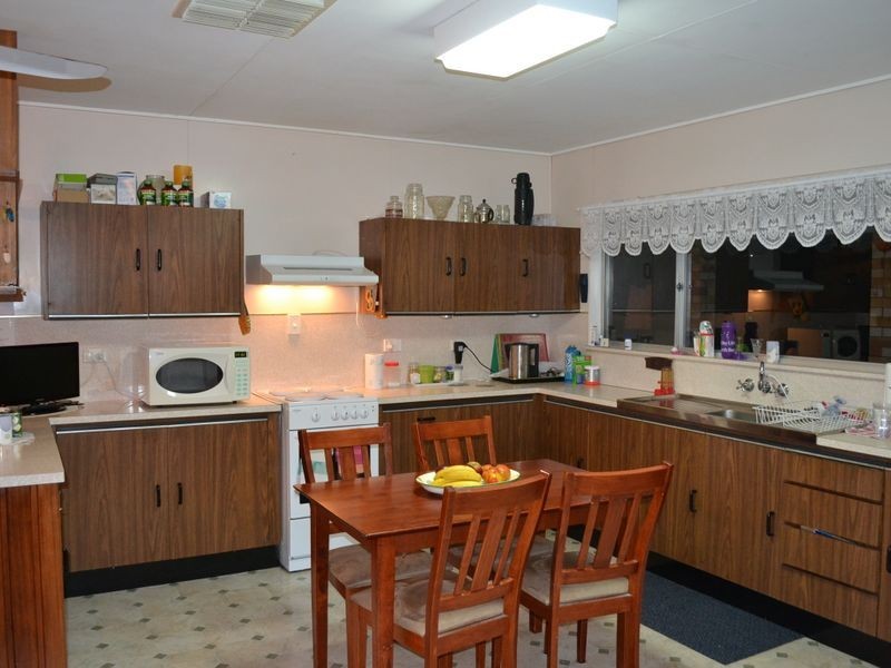 16 East Maud Street, Gayndah QLD 4625