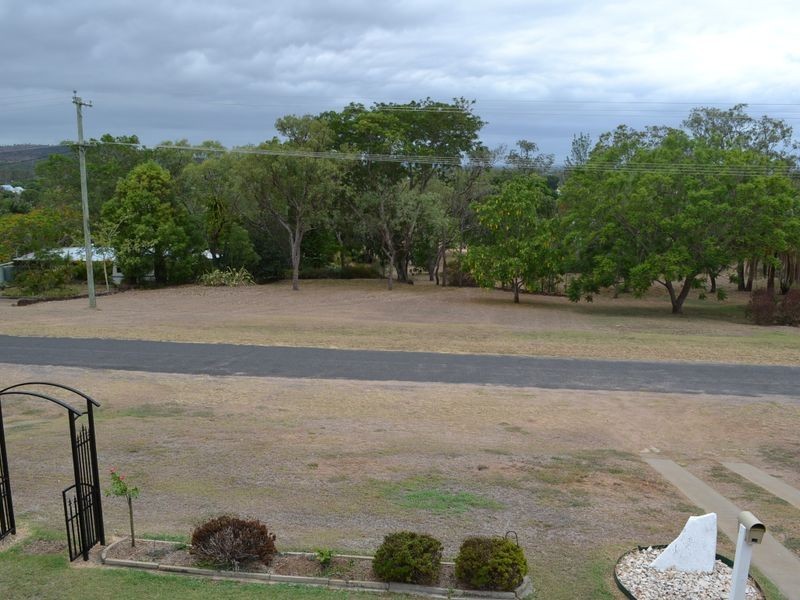 16 East Maud Street, Gayndah QLD 4625