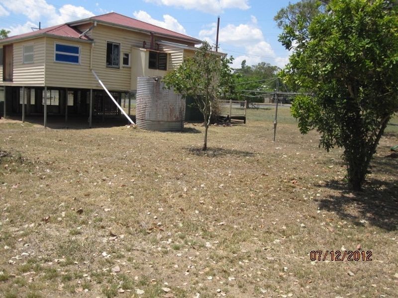 36 Warton St, Gayndah QLD 4625