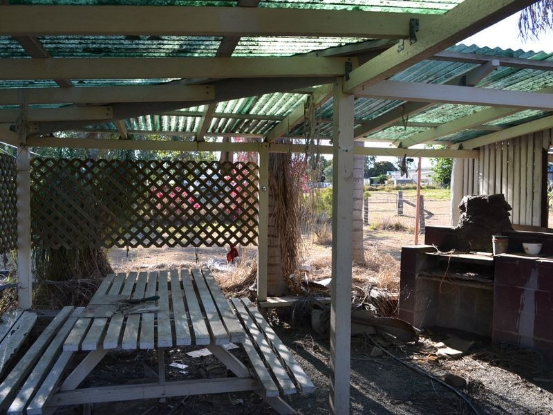 18 Downing Street, Gayndah QLD 4625