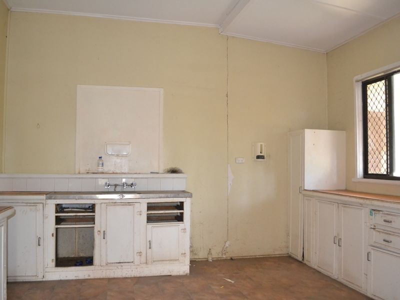 18 Downing Street, Gayndah QLD 4625