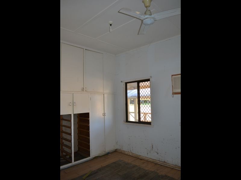 18 Downing Street, Gayndah QLD 4625