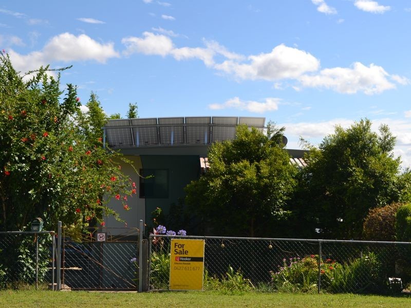 73 Porter Street, Gayndah QLD 4625