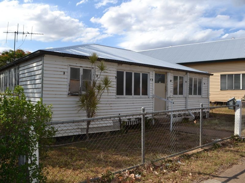 22 Warton St, Gayndah QLD 4625