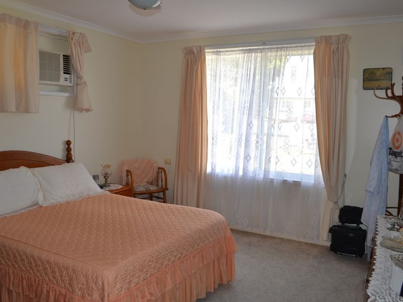 74 Warton St, Gayndah QLD 4625