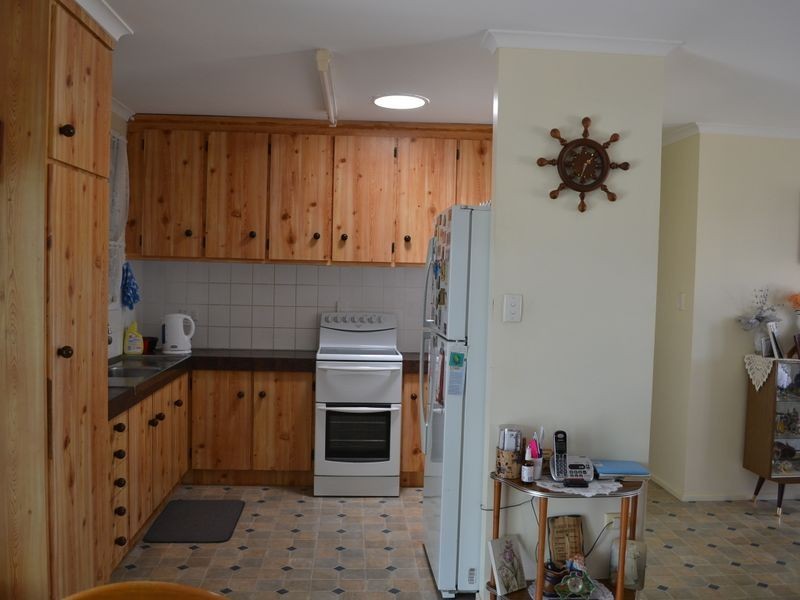 74 Warton St, Gayndah QLD 4625