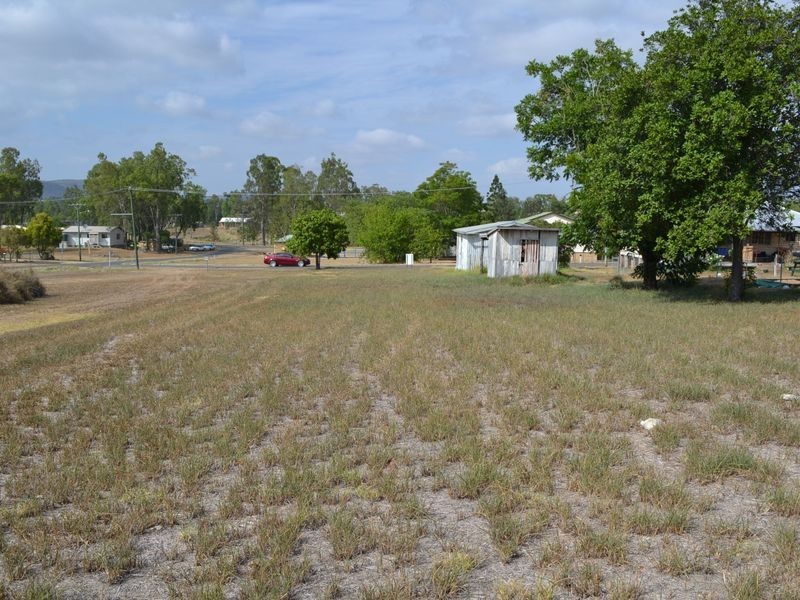 4 Gertrude Street, Gayndah QLD 4625