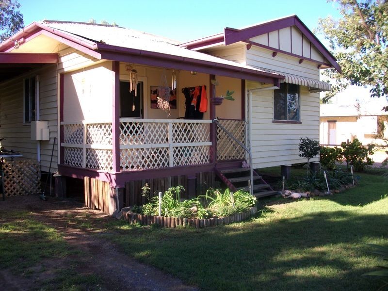 54 Arthur Street, Gayndah QLD 4625