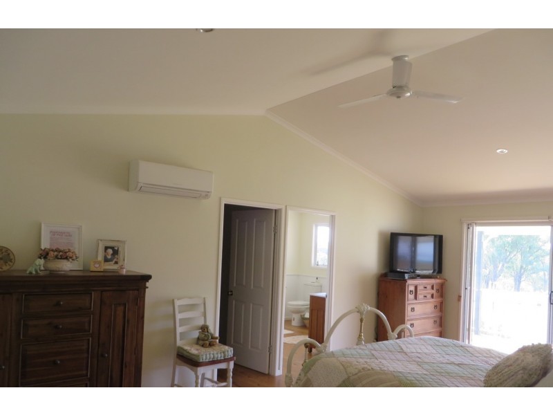 42 Eight Mile Rd, Mount Perry QLD 4671