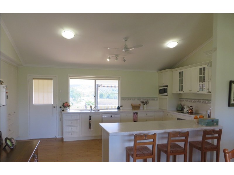 42 Eight Mile Rd, Mount Perry QLD 4671