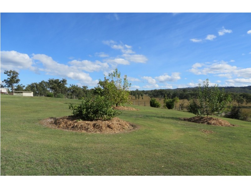 42 Eight Mile Rd, Mount Perry QLD 4671