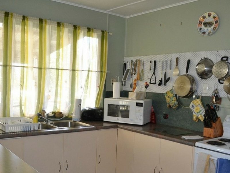 83 Moreton St, Eidsvold QLD 4627