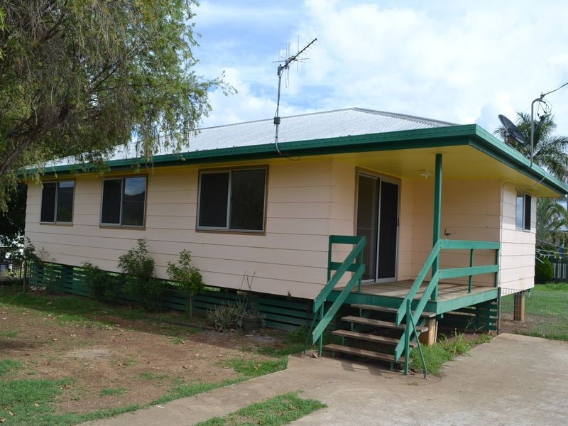80 Warton St, Gayndah QLD 4625