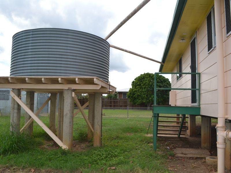 80 Warton St, Gayndah QLD 4625