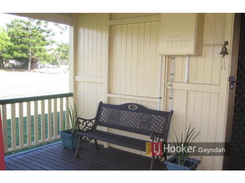 6 Walsh St, Biggenden QLD 4621