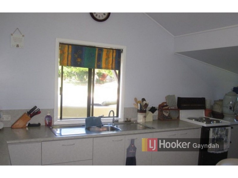 6 Walsh St, Biggenden QLD 4621