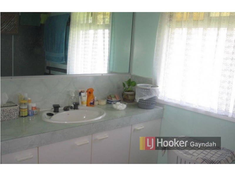 6 Walsh St, Biggenden QLD 4621