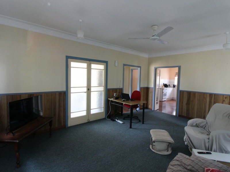 8 Pearson St, Mount Perry QLD 4671