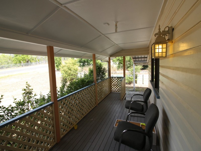 8 Pearson St, Mount Perry QLD 4671