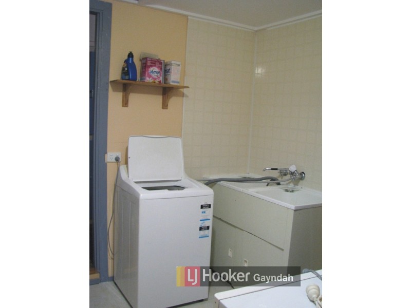 8 Pearson St, Mount Perry QLD 4671