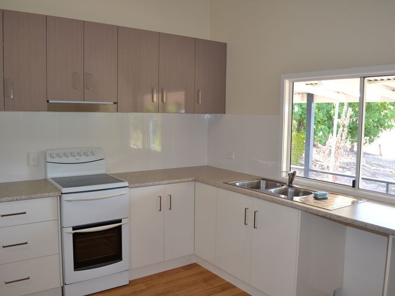 8 Old Nanango Road, Gayndah QLD 4625